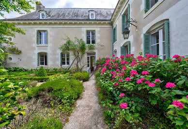 House with pool and garden 19