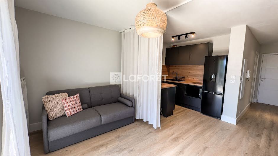 Location  appartement 1 pièce 26.65 m² à Menton (06500), 1 012 €