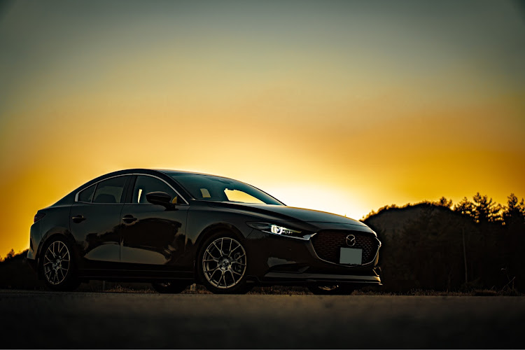 MAZDA3のdiscover_ct・夕陽を浴びて・水たまりリフレクション・写真練習・仕事帰りの寄り道に関するカスタム事例の投稿画像4枚目