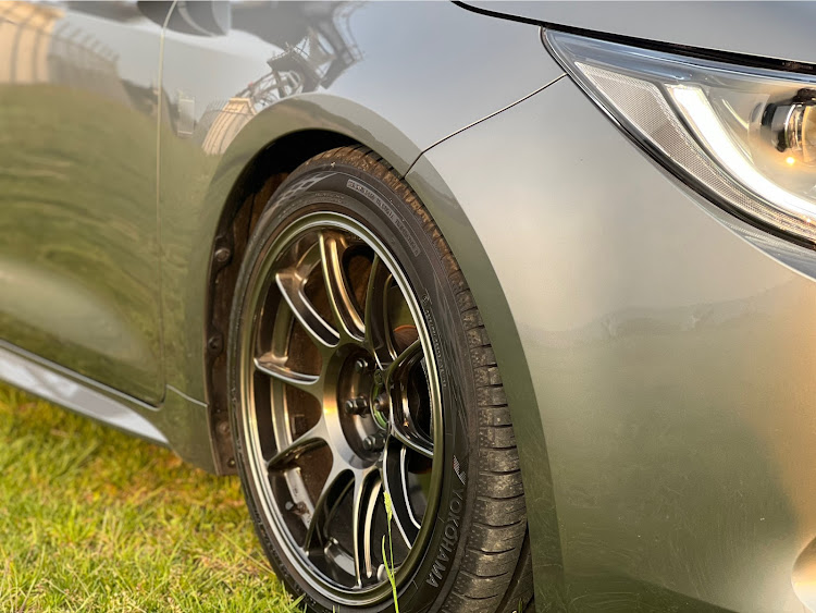 カローラスポーツのみんなのセンターキャップが見たい・ドライブ・洗車・TC105Xに関するカスタム事例の投稿画像1枚目