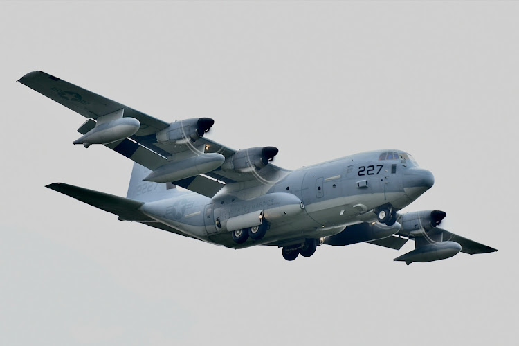 フィットのフィットRS・フィット・飛行機とコラボ・花とコラボに関するカスタム事例の投稿画像4枚目