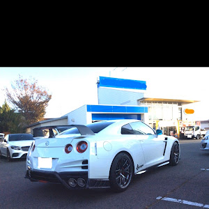 NISSAN GT-R