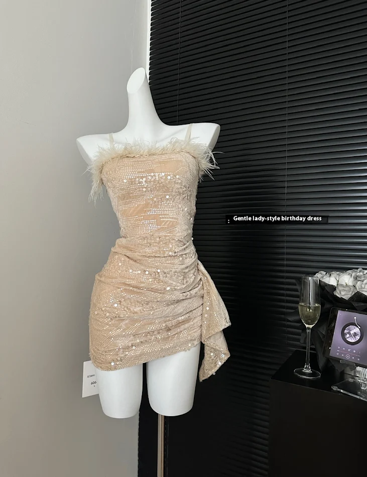 Zartes Geburtstags-Tube-Top-Kleid, süß & spicy, Fishtail-Design. Feiern Sie stilvoll mit diesem eleganten Kleid.