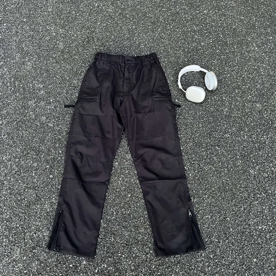 Pantalones Tácticos Funcionales Impermeables para Exteriores Resistencia al agua y diseño robusto. Ideales para actividades al aire libre.