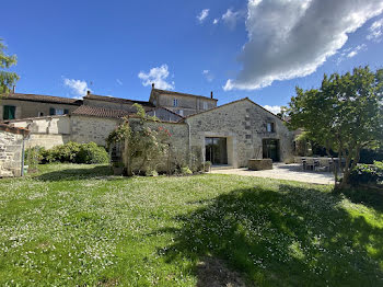 maison à Villebois-Lavalette (16)