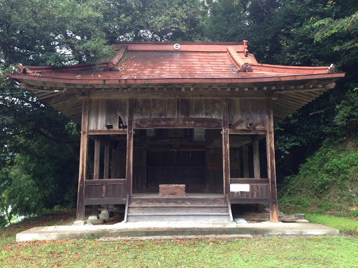 両新田神社拝殿