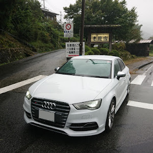 S3 セダン