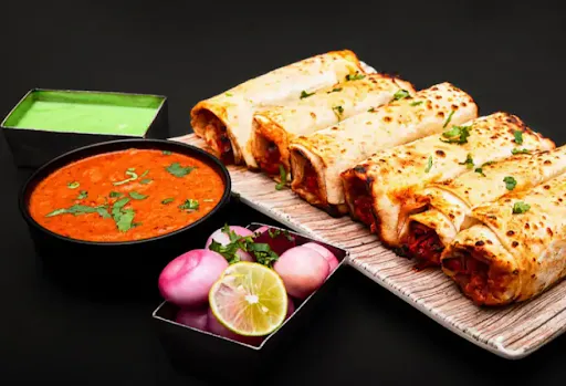 Tandoori Chaap Roll With Gravy Box