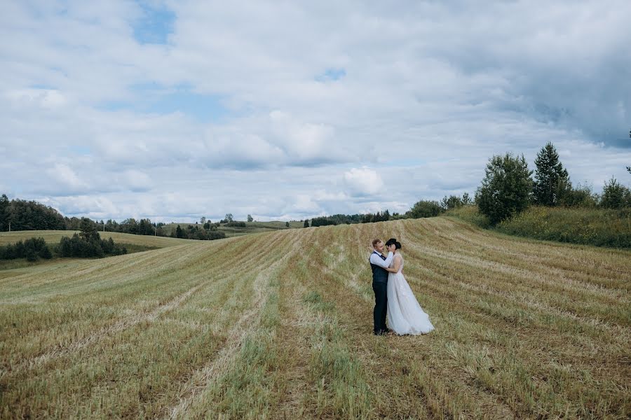 Fotógrafo de casamento Yuliya Golikova (ulligolikova). Foto de 9 de janeiro 2020