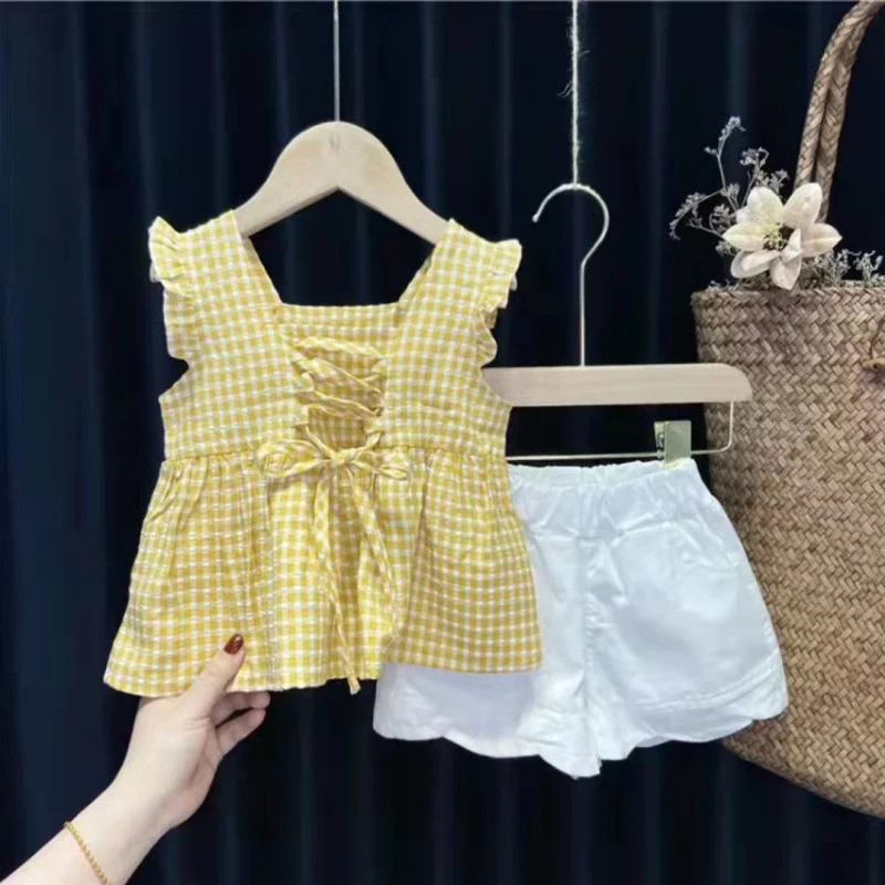 Ensemble deux pièces d'été pour fille à manches courtes Idéal pour les journées chaudes Confortable et léger Parfait pour les activités estivales Look décontracté et amusant
