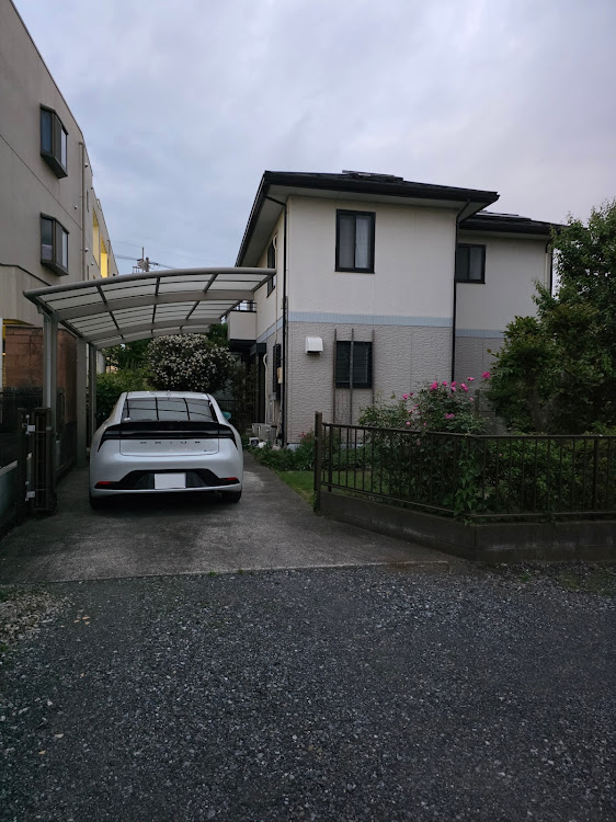 プリウスの武蔵野フーズ所沢工場・自宅の駐車場に関するカスタム事例の投稿画像10枚目