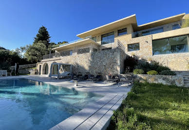 Villa avec piscine et jardin 9