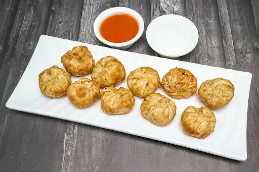 Veg Fried Momos [10 Pieces]