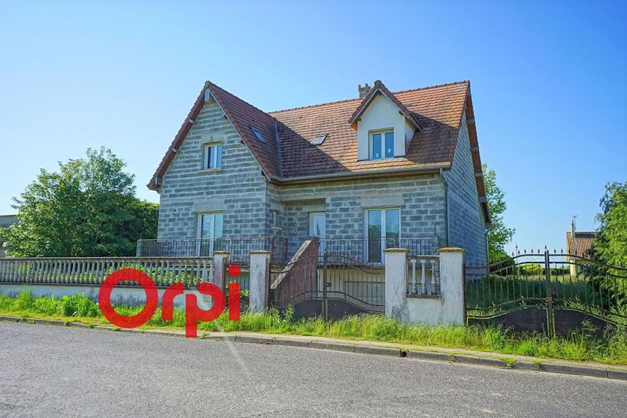 Vente maison 6 pièces 275 m² à Bernay (27300), 176 000 €