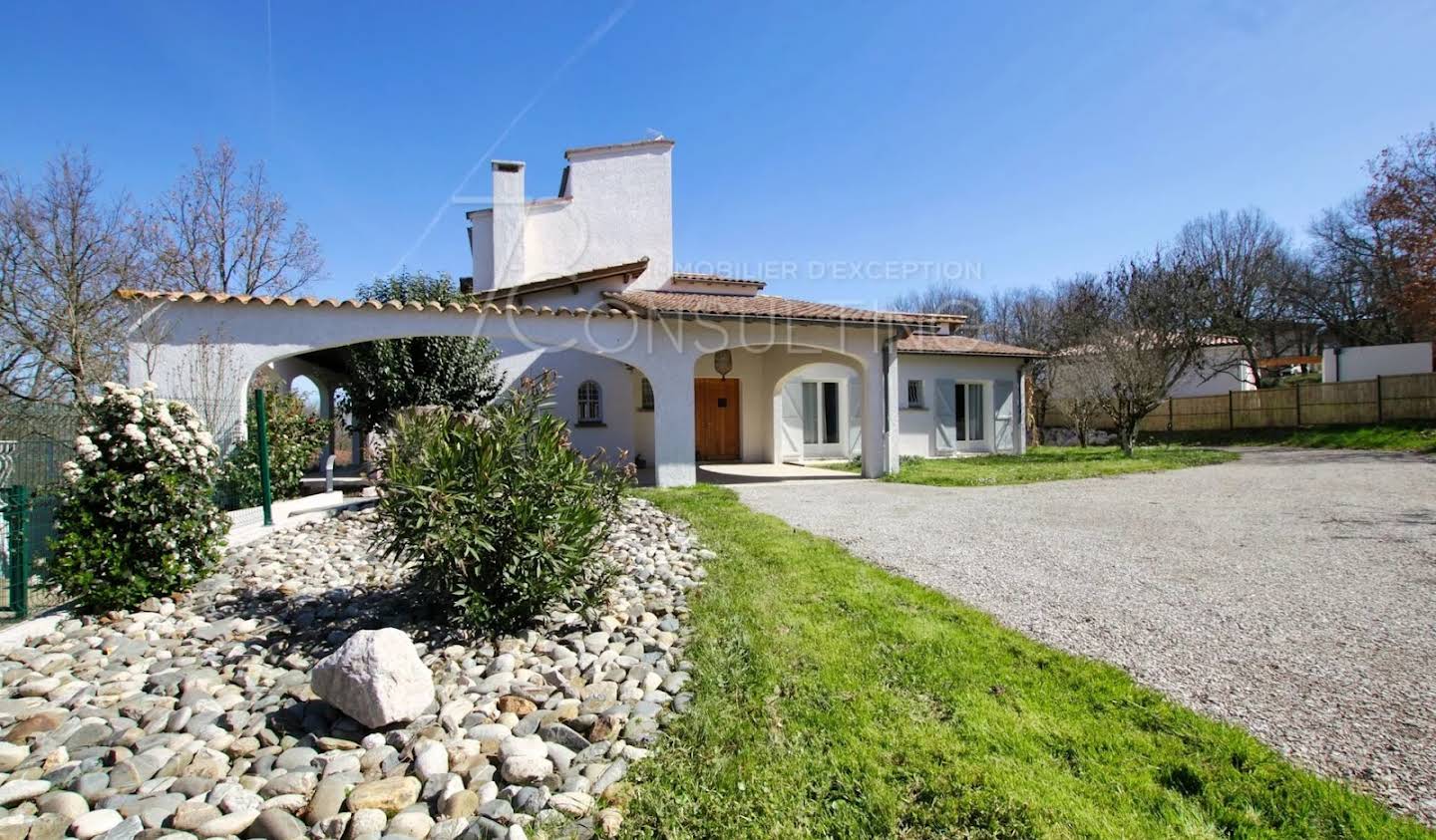 House with pool Montauban