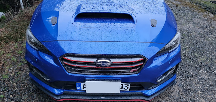 レヴォーグのレヴォーグSTI sports・WRブルー・ボンネットキャッチに関するカスタム事例の投稿画像2枚目