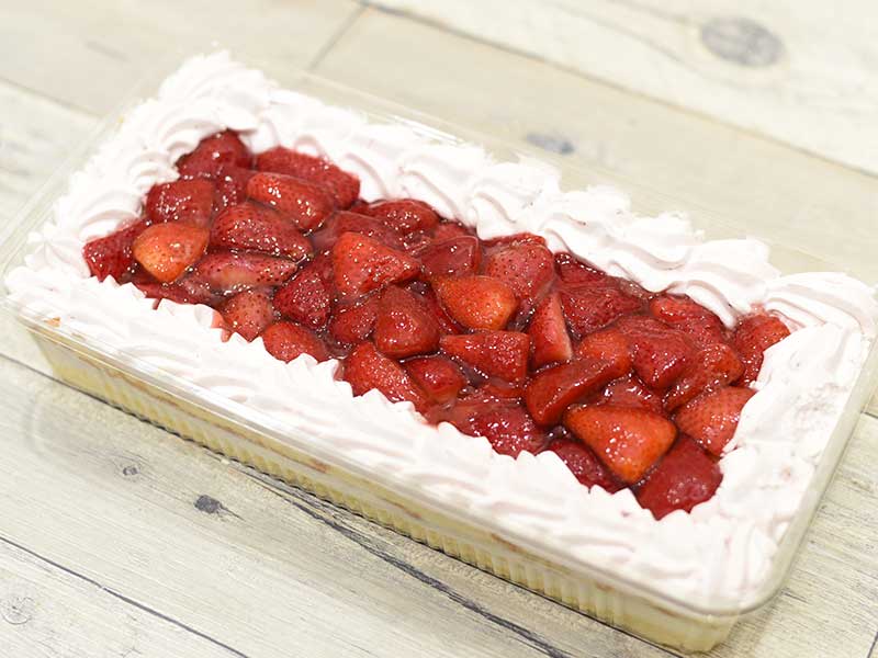 コストコの1kg超 ストロベリーマスカルポーネケーキ はコクうまクリームが豪快に使われている Trill トリル