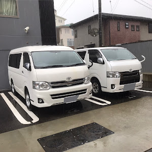 ハイエースバン TRH200V