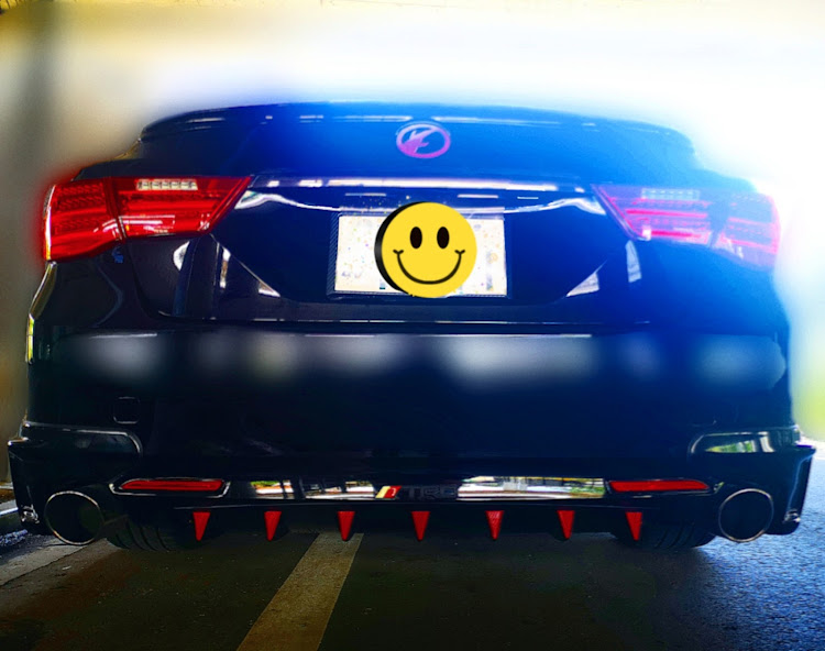 マークXの車種名エンブレムゎ！ねぇー！・他のエンブレムゎあるぅよっ♪・trick or treat👻ん〜、ワタスニオカシちょうだいなっ🤣🤣🤣・🎃ハロウィン🎃・オバケ…大丈夫っすか？自分…無し派…ダメ派✌に関するカスタム事例の投稿画像1枚目