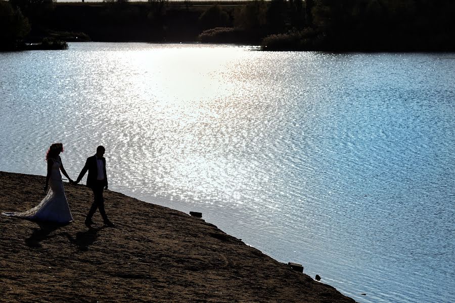 Svadobný fotograf Vlădu Adrian (vladuadrian). Fotografia publikovaná 3. apríla 2018