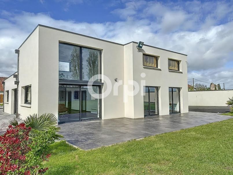 Location meublée villa 5 pièces 207 m² à Lassigny (60310), 1 700 €