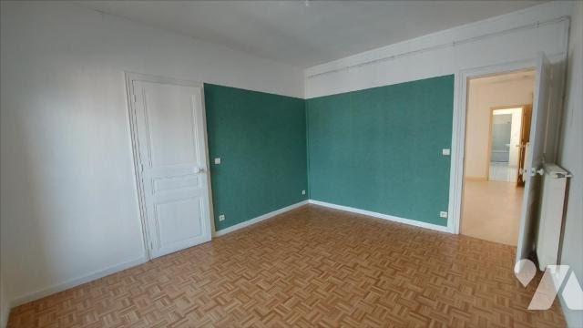 Location  appartement 3 pièces 49 m² à Epernay (51200), 519 €