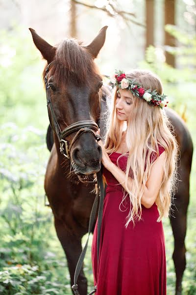 Wedding photographer Pavel Mikhaylov (jelapa69). Photo of 13 August 2017