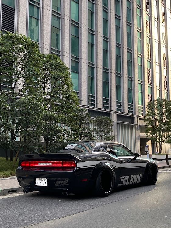 チャレンジャーのLB★WORKS・ピックアップ一度でも載ってみたい・LB★PERFOMANCE・大黒PAに関するカスタム事例の投稿画像6枚目