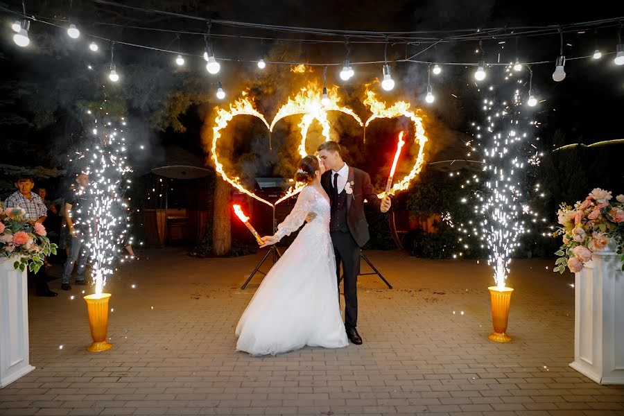 Fotografo di matrimoni Ella Tkalenko (elli). Foto del 4 dicembre 2023