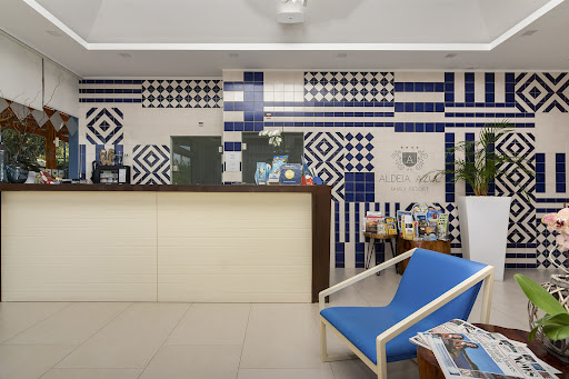 Corps de ferme avec jardin et piscine 4