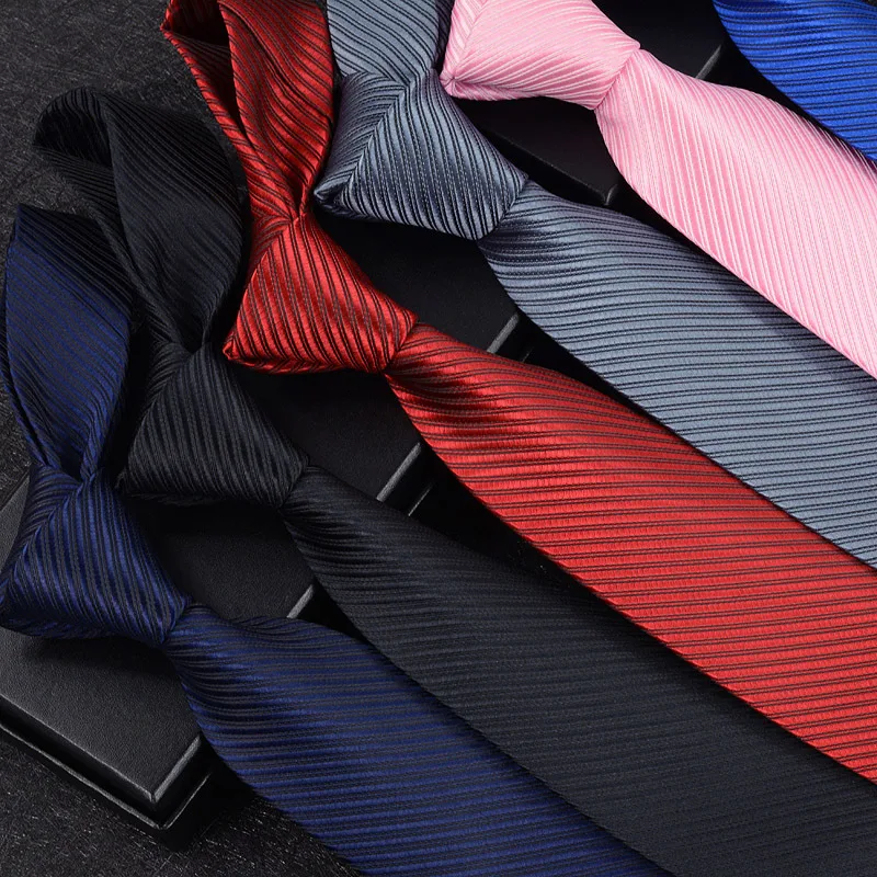 Corbata a rayas para hombre de 8cm, estilo británico formal para negocios. Elegancia y sofisticación. Ideal para ejecutivos y eventos importantes.