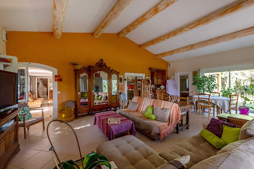 House with pool and terrace 3