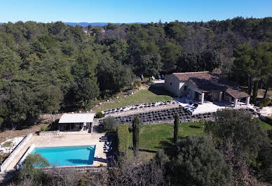 Maison avec piscine et terrasse 15