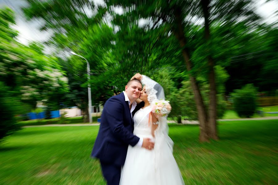 Wedding photographer Lyubov Rozhkova (luba131286). Photo of 2 July 2016