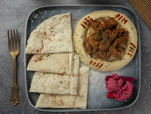 Hummus With Shredded Mutton