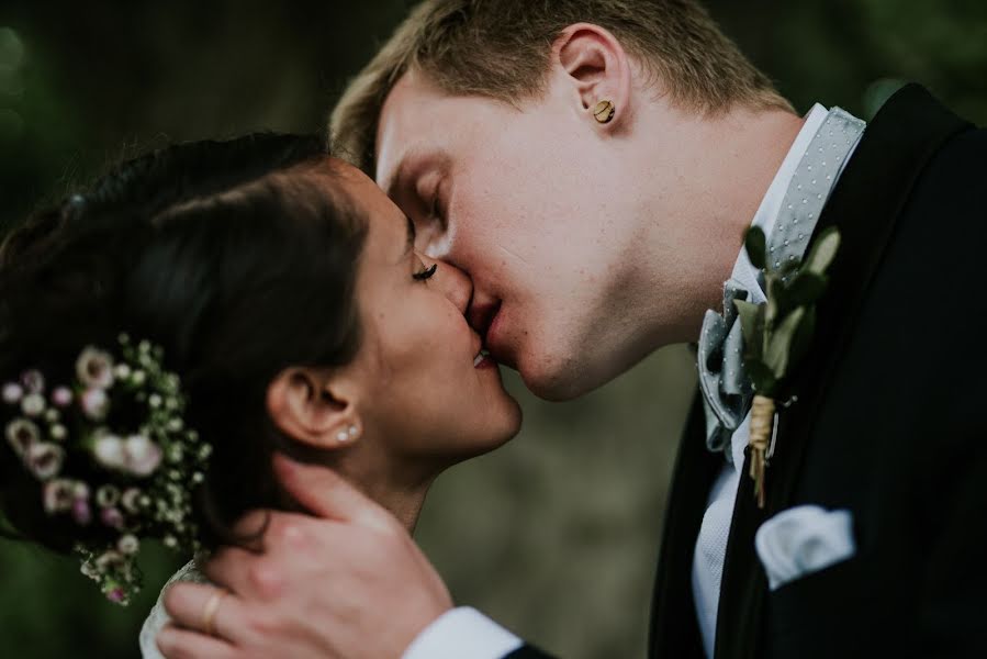 Fotografo di matrimoni Robert Larsen (robertlarsen). Foto del 6 marzo 2019