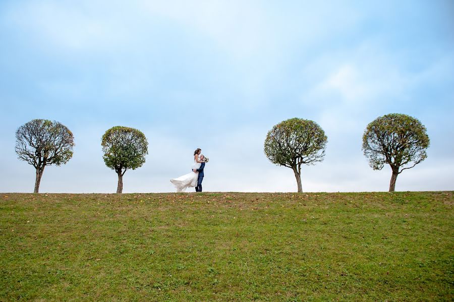 結婚式の写真家Kondratiy Petri (kondraty)。2019 4月5日の写真