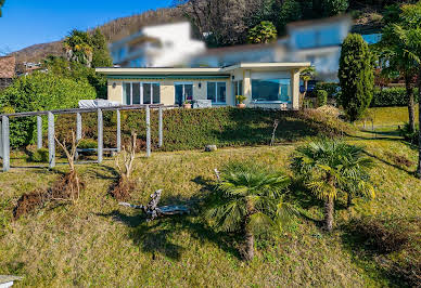 House with garden and terrace 2