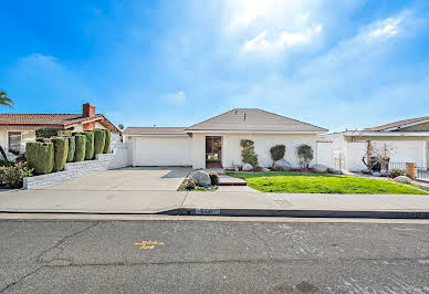 House with garden 1