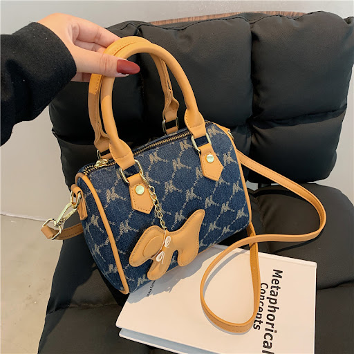 Title 3, Boston Pillow Texture One-shoulder Messenger Ba...