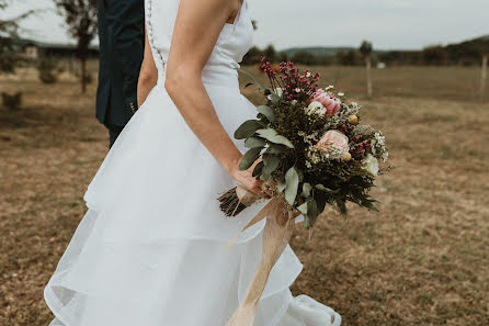 Fotografo di matrimoni Nikolett Schreiber (nsentiments). Foto del 20 aprile 2020