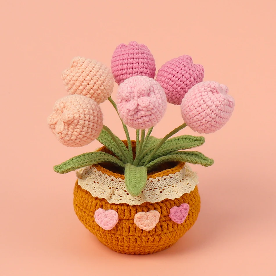 Handgemaakte Wollen Geweven Woondecoratie met Tulp in Pot, voor een Natuurlijke en Elegante Touch in je Interieur.