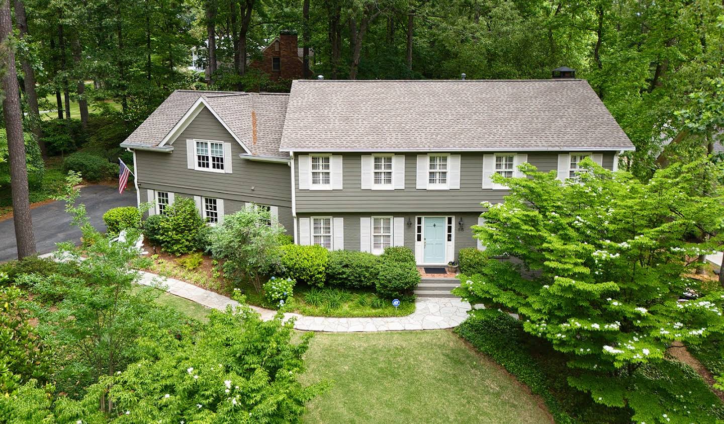 House with garden Sandy Springs