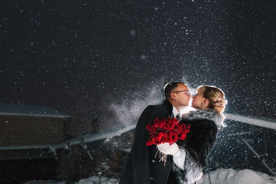 Fotógrafo de casamento Anastasiya Kosareva (asheko). Foto de 8 de dezembro 2016