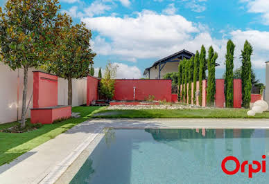 Maison avec piscine et terrasse 2