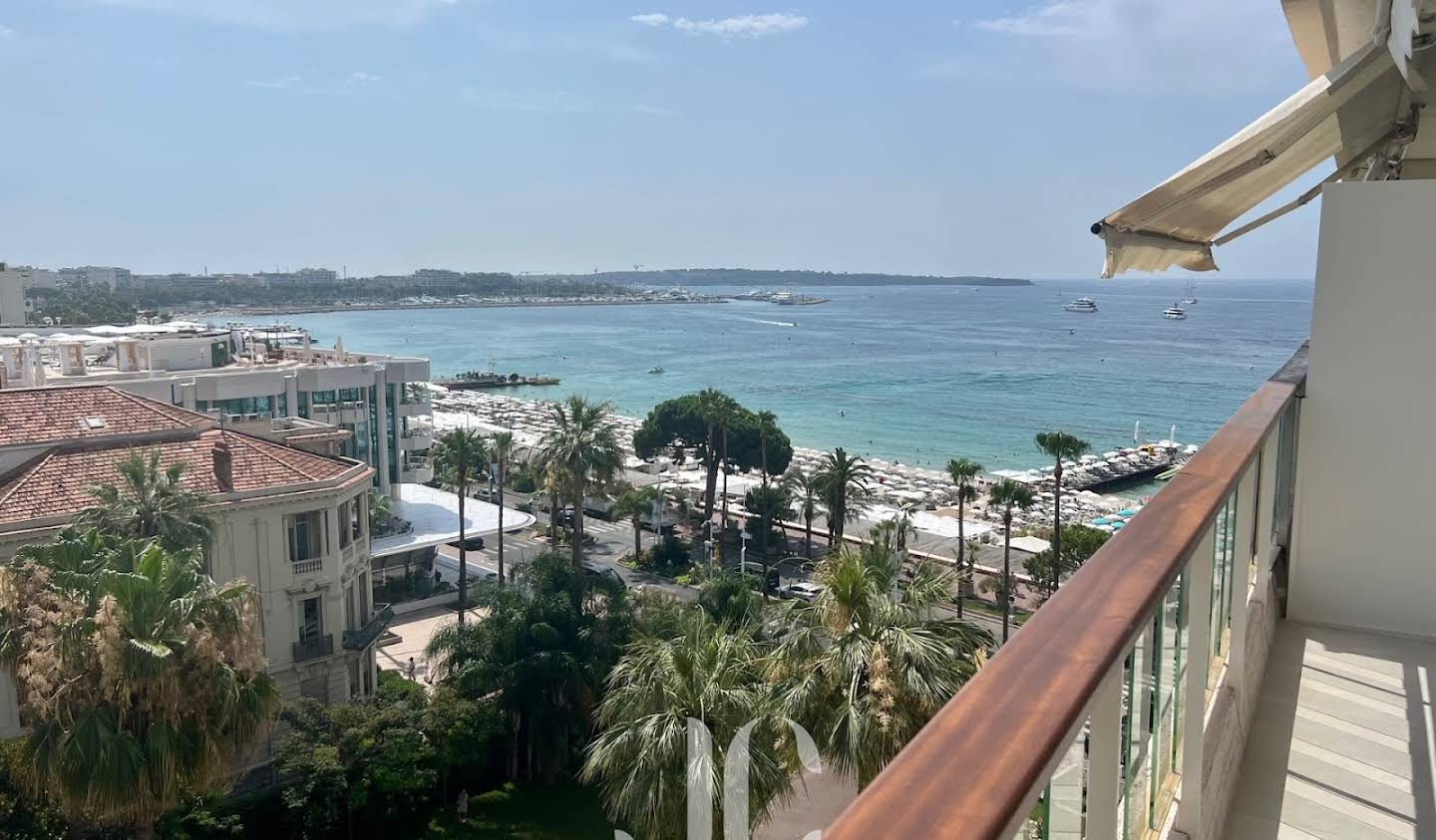 Apartment with terrace Cannes