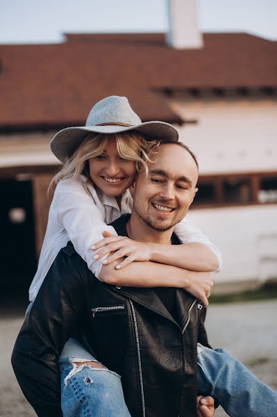 Fotografo di matrimoni Karina Gacura (karinagacura). Foto del 15 aprile 2018