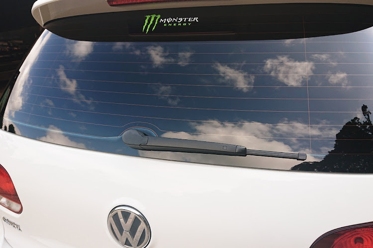 ゴルフ6 GTIのゴルフ・VW・Monster Energy・ステッカー・HOOTERSに関するカスタム事例の投稿画像1枚目