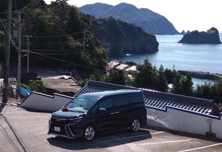 ヴォクシーの洗車・海と愛車・自然と愛車に関するカスタム事例の投稿画像1枚目