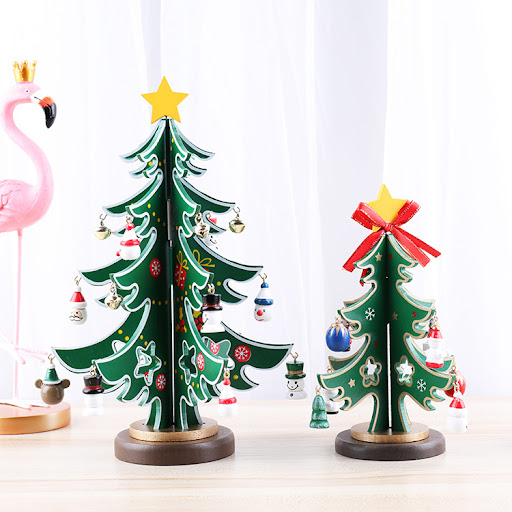Title 1, Wooden Christmas Tree Ornaments Scene Layout. D...